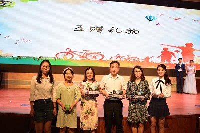 2018BET体育365投注官网“芳华”主题毕业晚会